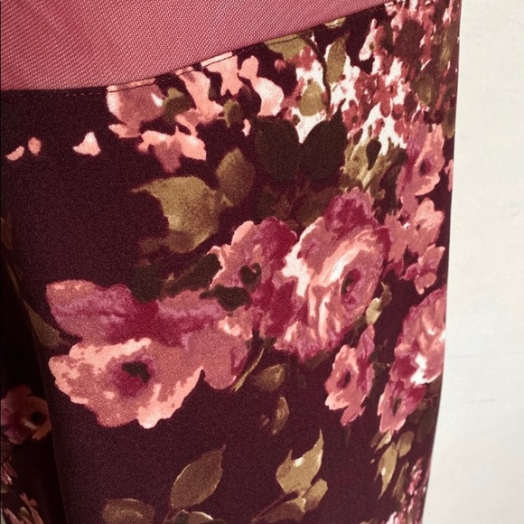 Sleeveless Sheer Neckline Floral Dress - Picture 3 of 4